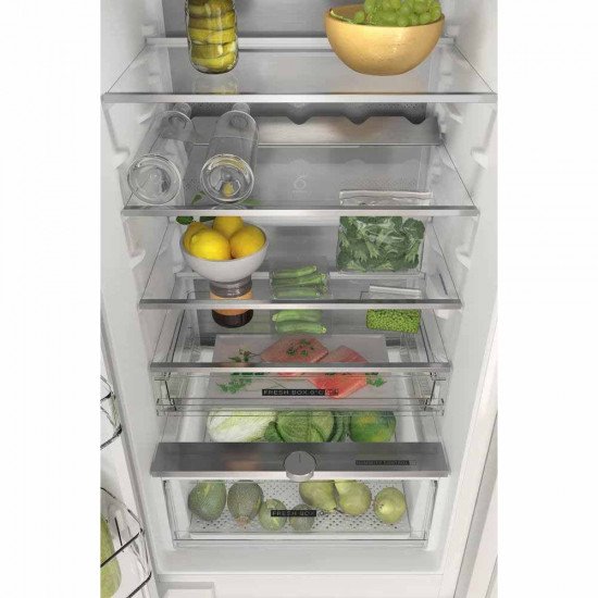 Встраиваемый холодильник Whirlpool WHC 18T332