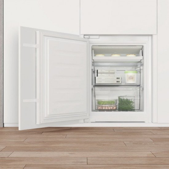 Холодильник, що вбудовується Whirlpool WHC 18T311