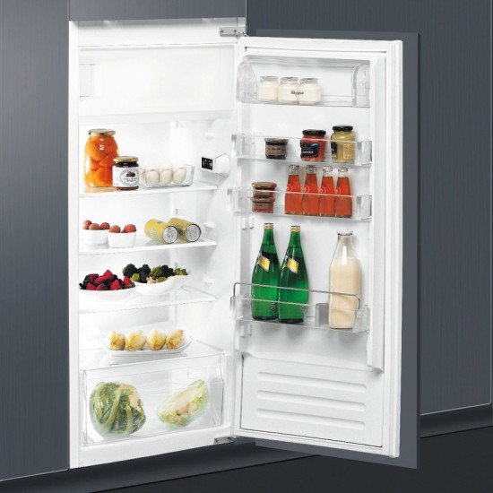 Холодильник, що вбудовується Whirlpool ARG 7341